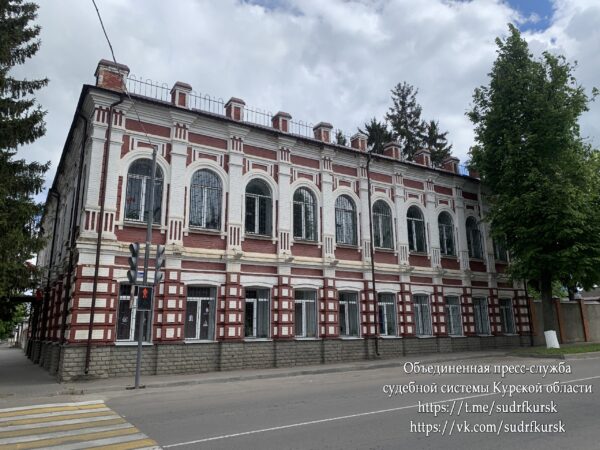 Суд обязал местные администрации установить дорожные знаки вблизи двух общеобразовательных школ